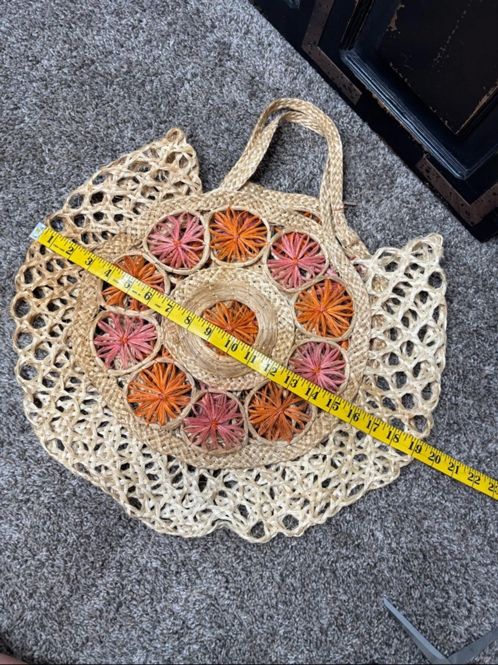 Vintage handcrafted Boho style straw beach tote bag woven flower design - Picture 6 of 7